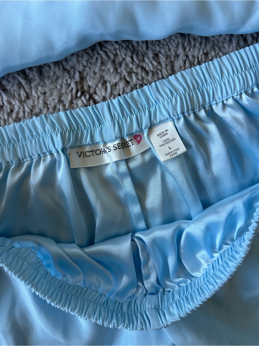 Vintage Victoria’s Secret Satin Pajamas Set - Picture 4 of 4